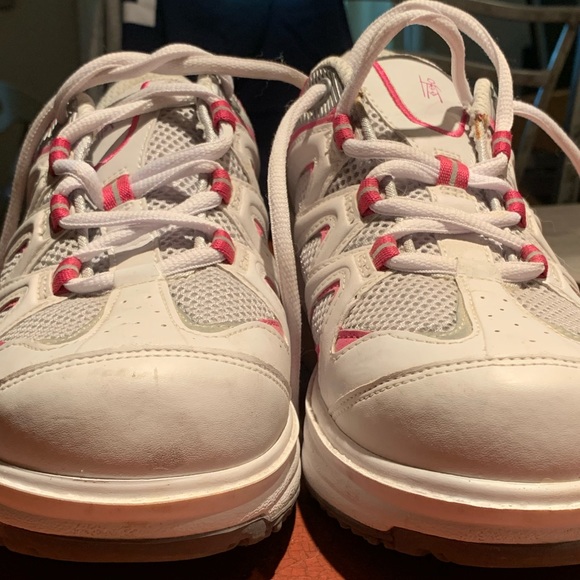 MBT Women’s Running Shoes - Picture 6 of 7